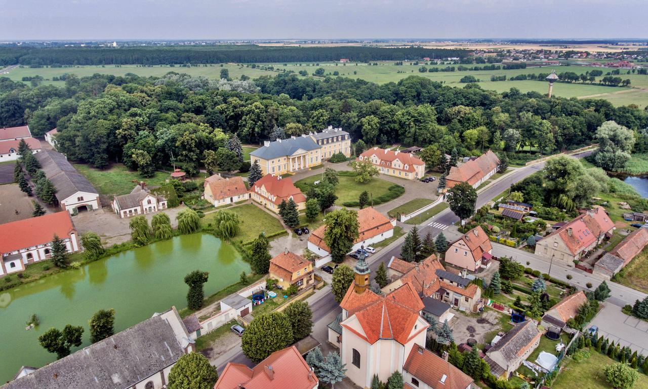 Palac Racot Kościan Exteriör bild
