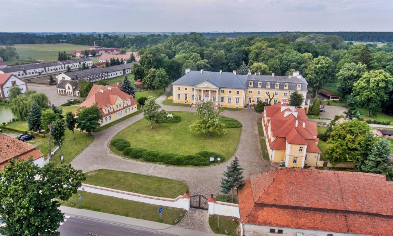 Palac Racot Kościan Exteriör bild